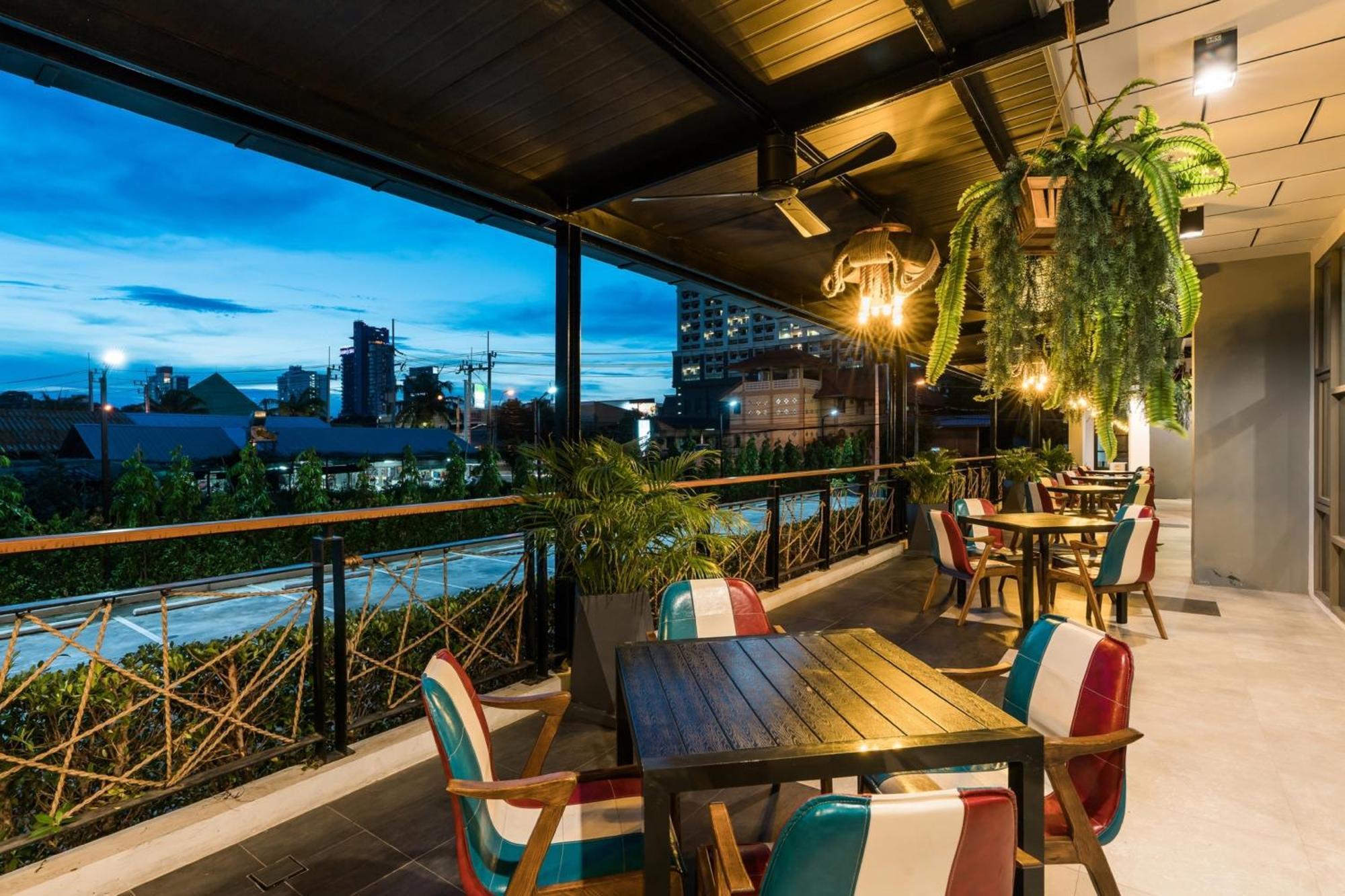 T Pattaya Hotel By Pcl エクステリア 写真